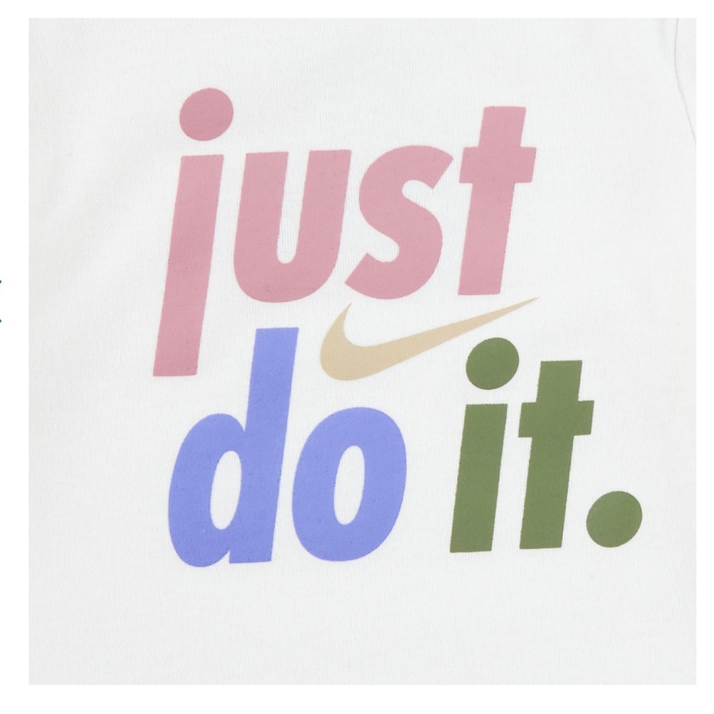 Baby Boys Nike 5-Piece Set. Spring baby outfit - Picture 4 of 15